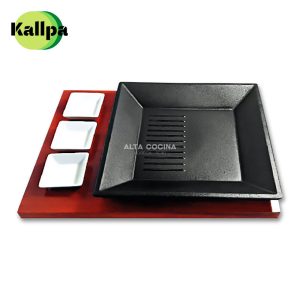 Plato Kallpa de Hierro Fundido Modelo Mochica 27 x 27 x 3.8 Cm C/B Madera