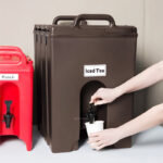 Contenedor cambro isotérmico mantenedor de bebidas 44 lt. 1000LCD-131 - Imagen 2